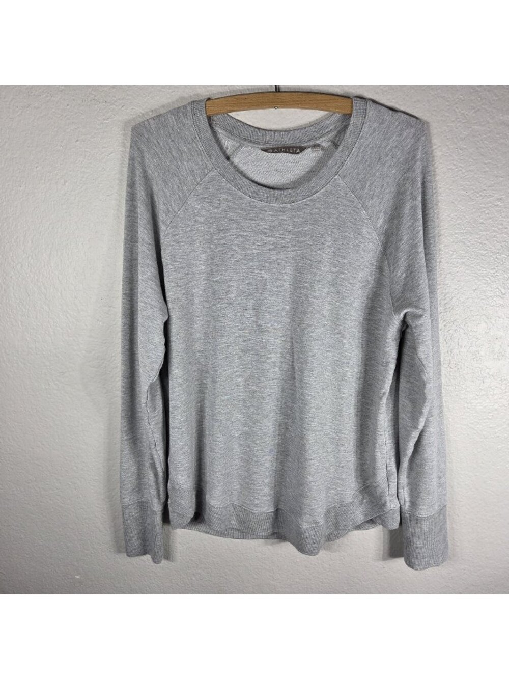 Athleta Long Sleeve Sweatshirt Light Gray Size L Crew Neck Casual Athleisure